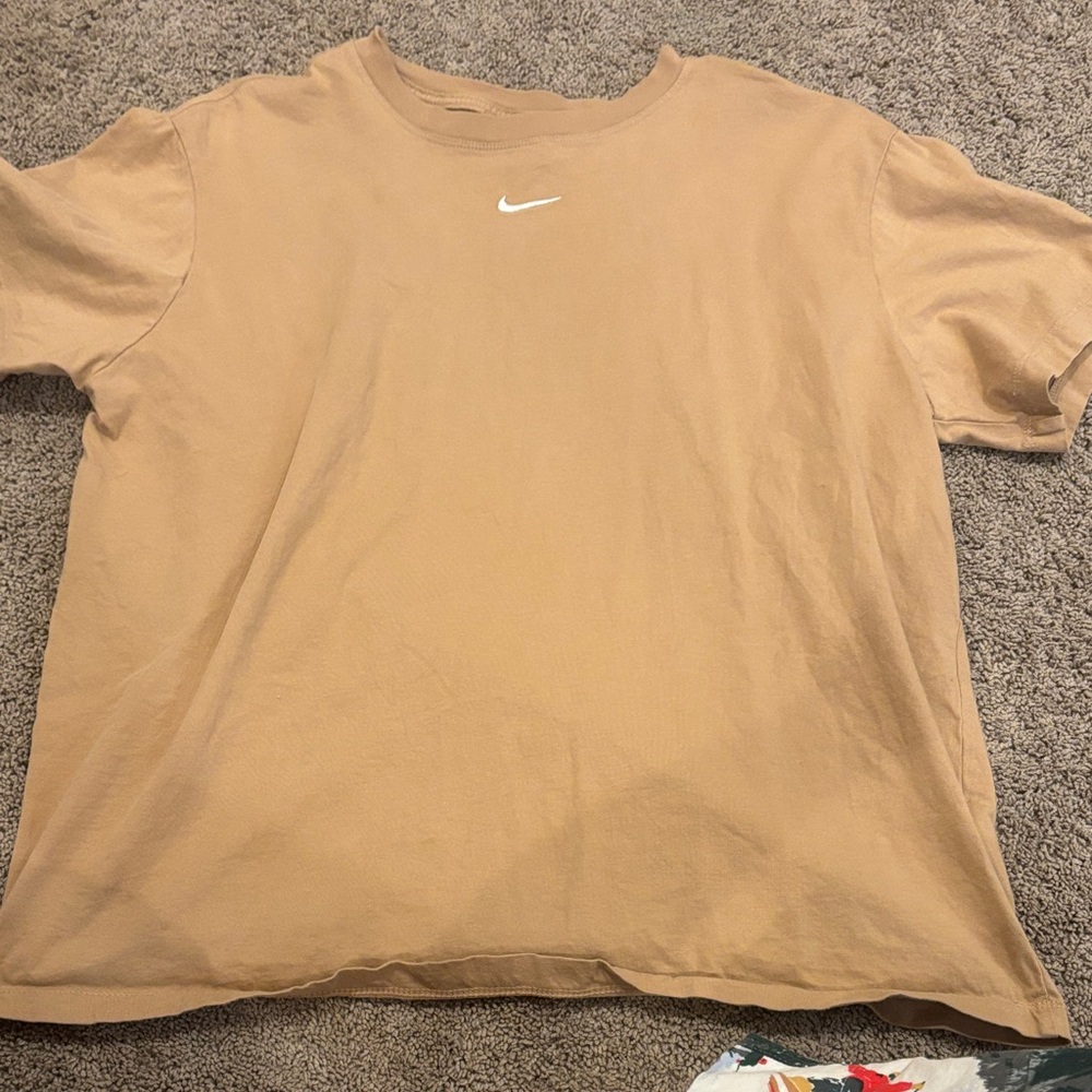 Nike Men's Short Sleeve Tee in Tan